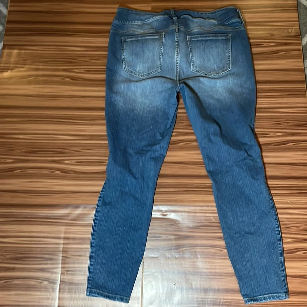 Torrid Distressed Jeans Size 18R - Picture 4 of 9